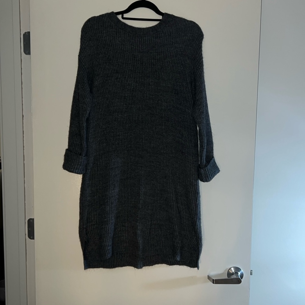EUC tie-back sweater dress